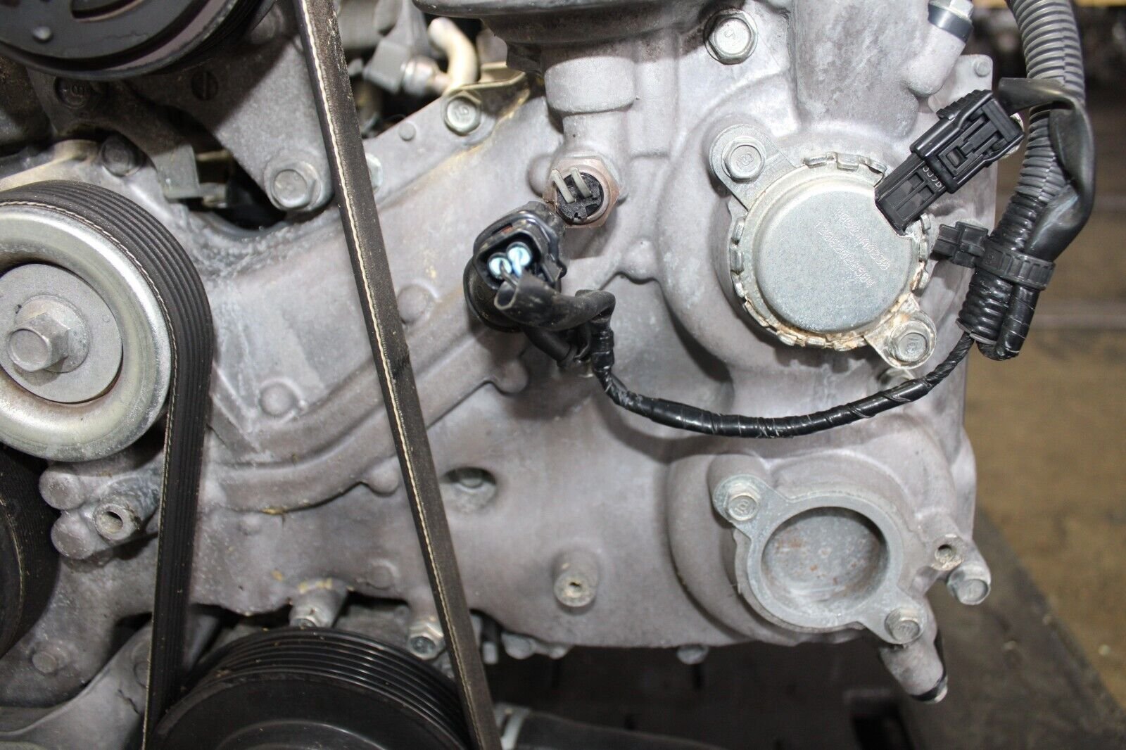 JDM 2013-2017 Subaru Legacy FB25 2.5L Engine - Image 4