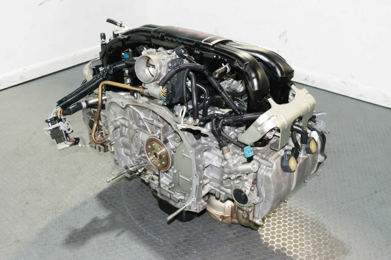 A Clean Used Subaru Forester Legacy Outback Replacement Long Block EJ253 AVLS Engine - Image 7
