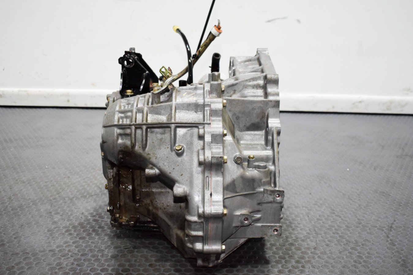 Used Clean Low Mileage 2AZ FWD Automatic Transmission for 05-08 Toyota Camry and Rav4 - Image 3