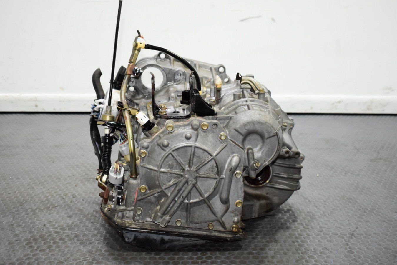 Used Clean Low Mileage 2AZ FWD Automatic Transmission for 05-08 Toyota Camry and Rav4 - Image 4