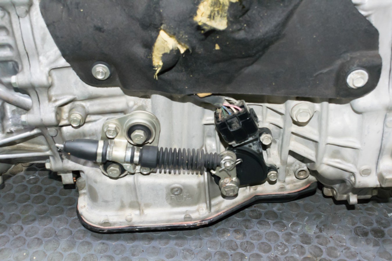 JDM 2009–2010 Subaru Legacy TR690JHAAA Lineartronic CVT 2.5L AWD – 3.70 Final Drive - Image 3