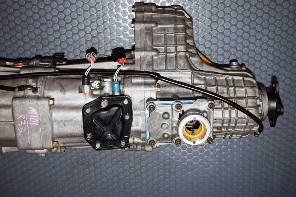 Clean Low Mileage JDM 89-94 Nissan Skyline R32 GTR AWD 5 Speed Push Type manual transmission for sale. - Image 11