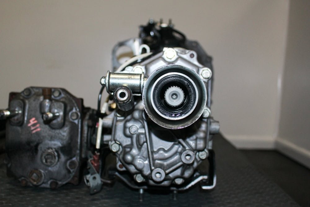 JDM 2008–2009 Subaru Legacy GT TY758V25AA 5-Speed Manual AWD Transmission + R160 4.44 Differential & Axles - Image 11
