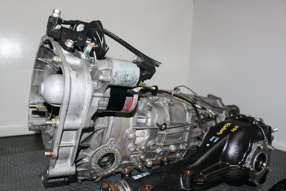 JDM 2008–2009 Subaru Legacy GT TY758V25AA 5-Speed Manual AWD Transmission + R160 4.44 Rear Differential & 4 Axles - Image 3