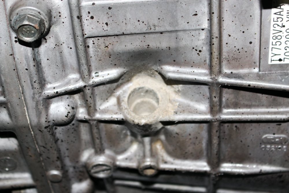 JDM 2008–2009 Subaru Legacy GT TY758V25AA 5-Speed Manual AWD Transmission + R160 4.44 Rear Differential & 4 Axles - Image 9