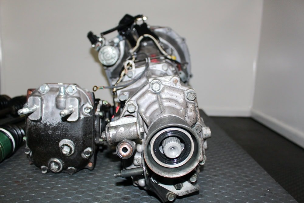 JDM 2008–2009 Subaru Legacy GT TY758V25AA 5-Speed Manual AWD Transmission + R160 4.44 Rear Differential & 4 Axles - Image 11